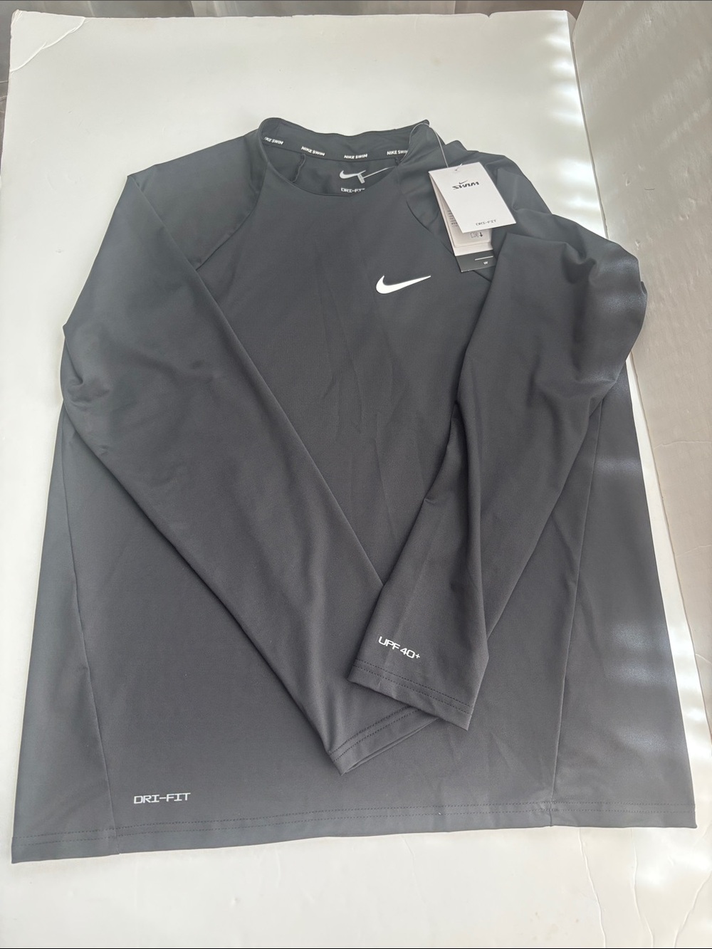 Nike Women's Essential Long-Sleeve Hydroguard Swim Shirt Rash Guard XL UPF 40+